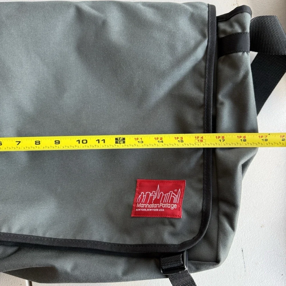 Manhattan Portage clean interior